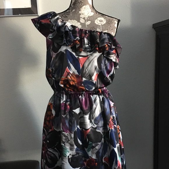 LC Lauren Conrad Dresses & Skirts - Lauren Conrad one shoulder dress